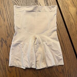 SPANX‎ Cream High-Waisted Shapewear Shorts compression Wear